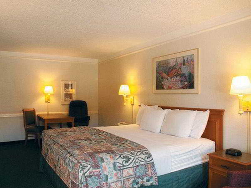 Quality Inn & Suites North Charleston - Ashley Phosphate Zimmer foto